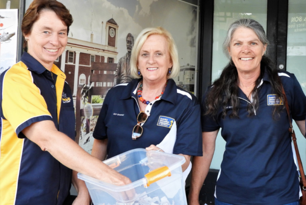 Country Education Foundation of Grenfell committee members Clemence Matchett, centre, and Marg Carey, right, with Grenfell community member Jenny Schneider.